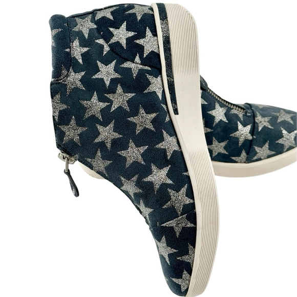 Kenneth Cole Gentle Souls Sneakers Size 8M Blue Star Print Zip Up - Picture 4 of 12